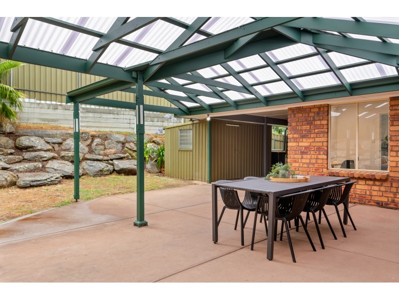 2 Holt Court, Trott Park SA 5158