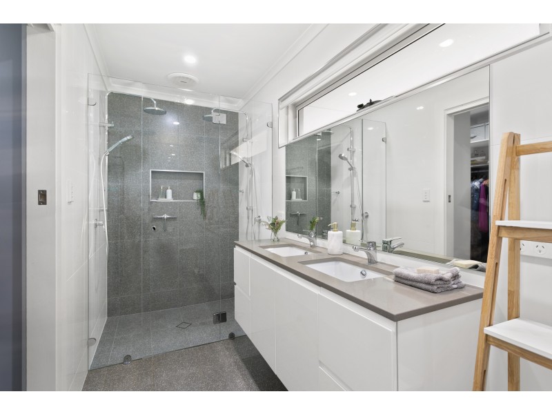 18 Barcelona Drive, Happy Valley SA 5159