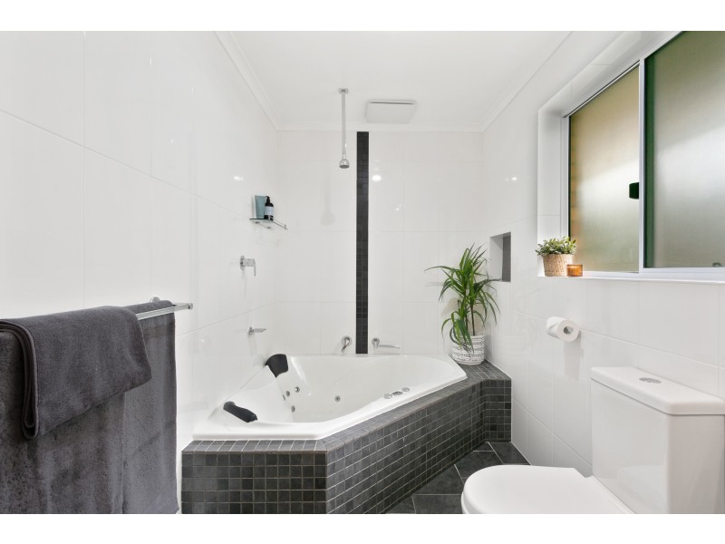 18 Barcelona Drive, Happy Valley SA 5159