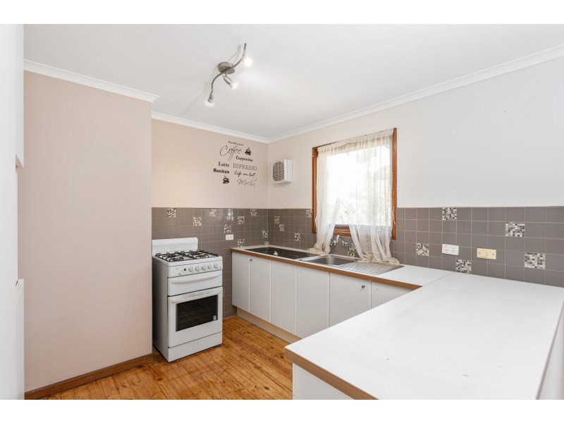 42 Poznan Crescent, Hackham West SA 5163