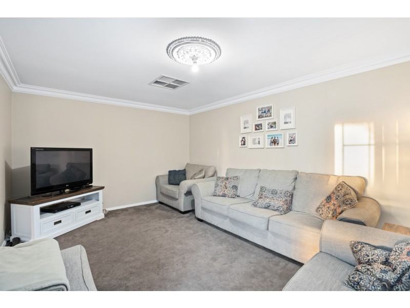 92 Mawson Circuit, Woodcroft SA 5162