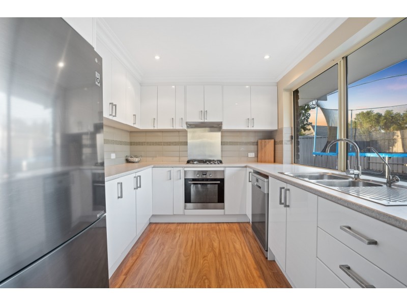 92 Mawson Circuit, Woodcroft SA 5162