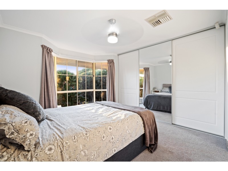 92 Mawson Circuit, Woodcroft SA 5162