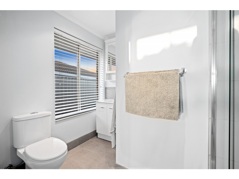 92 Mawson Circuit, Woodcroft SA 5162