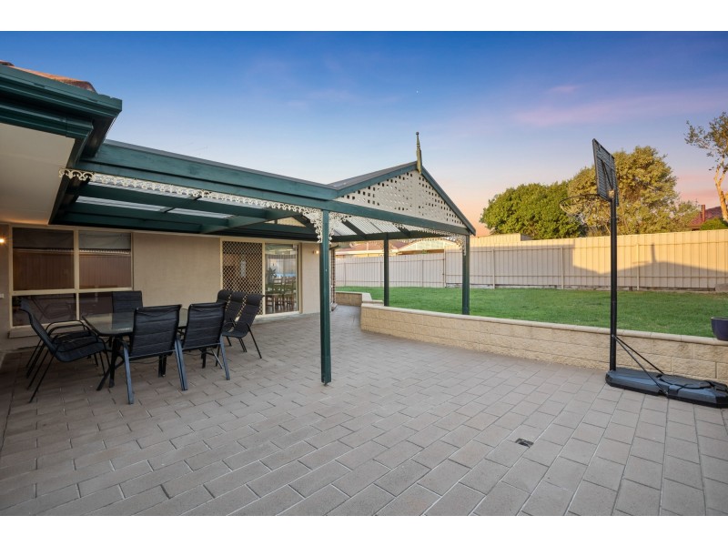 92 Mawson Circuit, Woodcroft SA 5162
