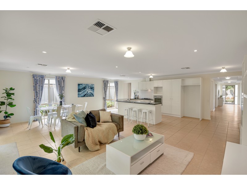 18 Acacia Grove, Flagstaff Hill SA 5159