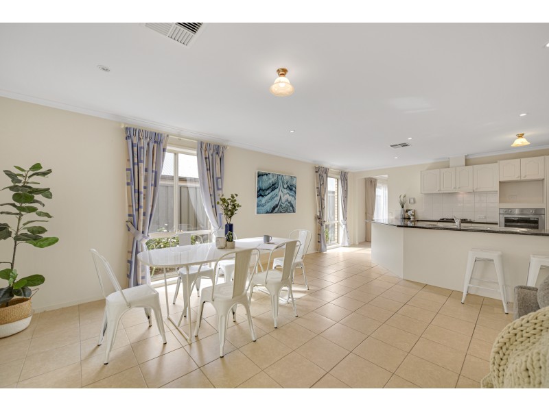 18 Acacia Grove, Flagstaff Hill SA 5159