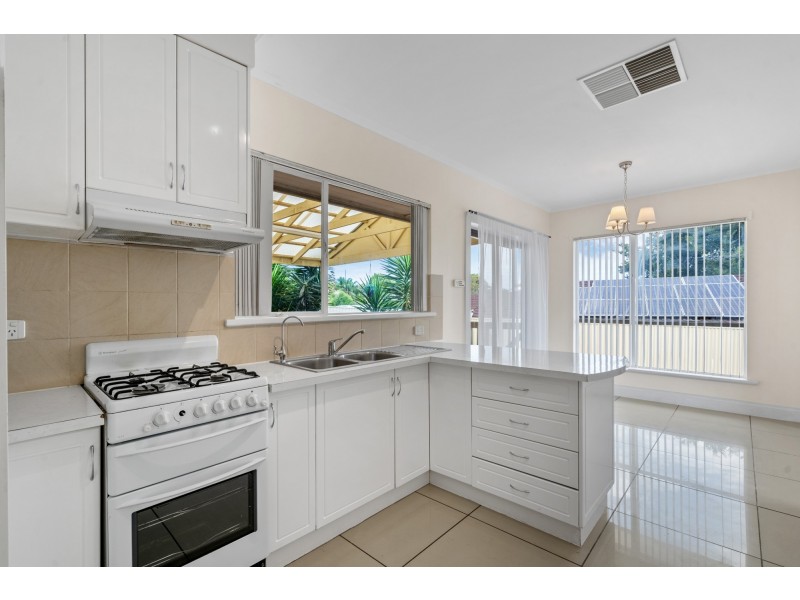 26 Suzanne Avenue, Morphett Vale SA 5162