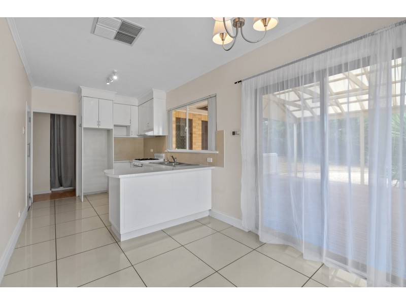 26 Suzanne Avenue, Morphett Vale SA 5162