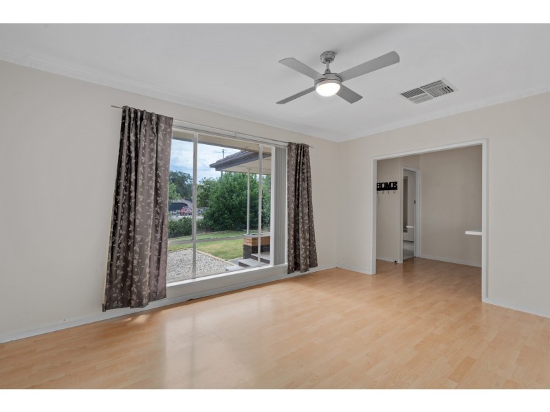 26 Suzanne Avenue, Morphett Vale SA 5162