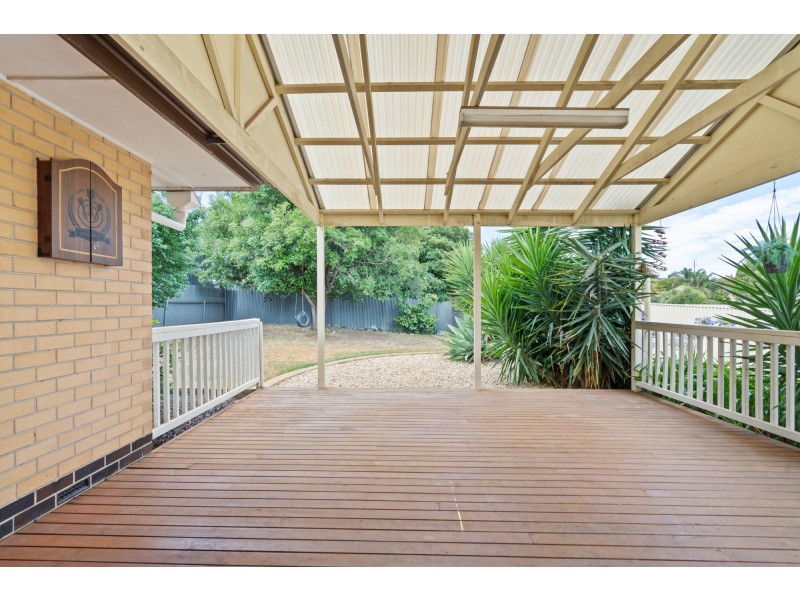 26 Suzanne Avenue, Morphett Vale SA 5162