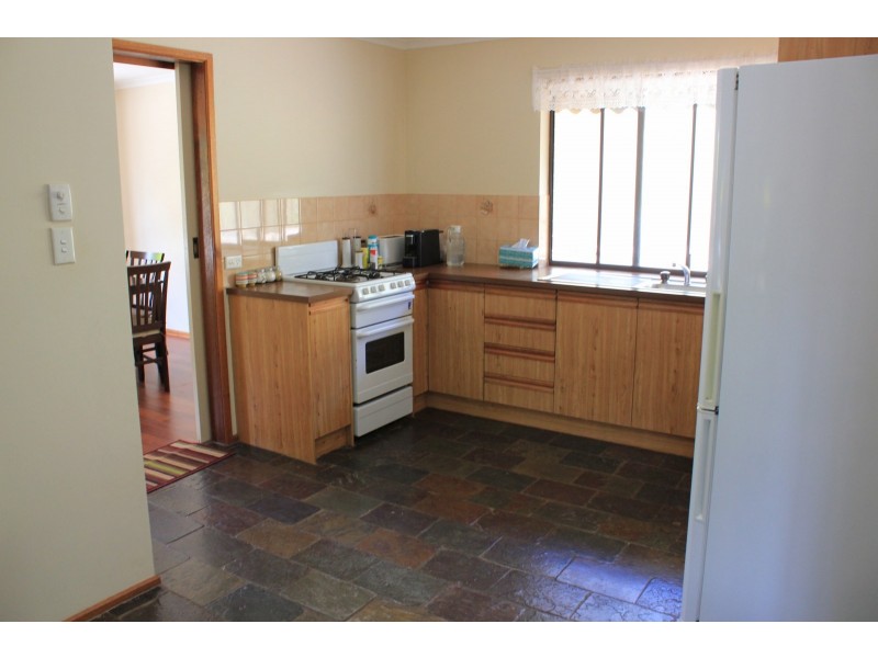 9 Zeevalk Avenue, Hallett Cove SA 5158
