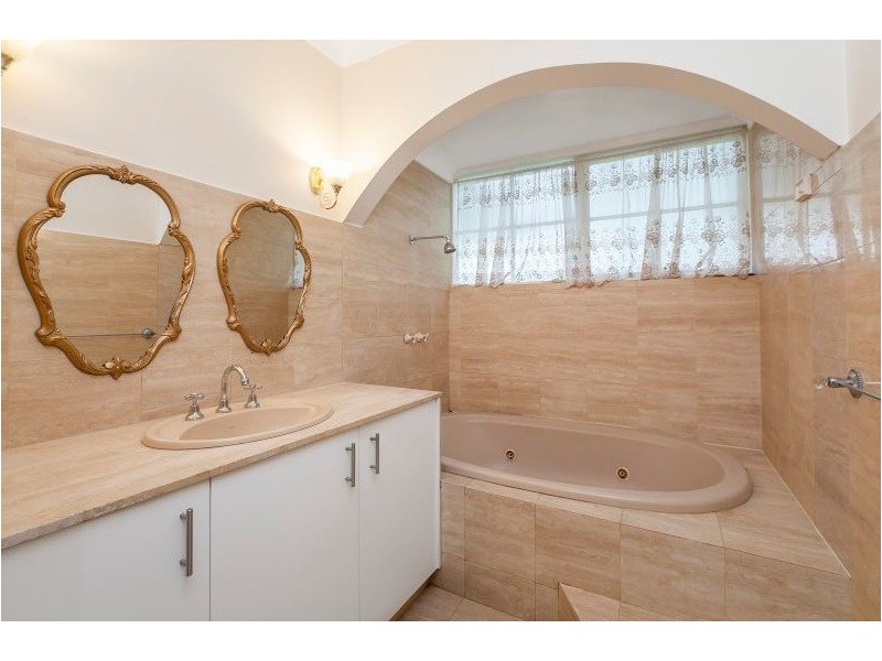 33 Fairlie Drive, Flagstaff Hill SA 5159