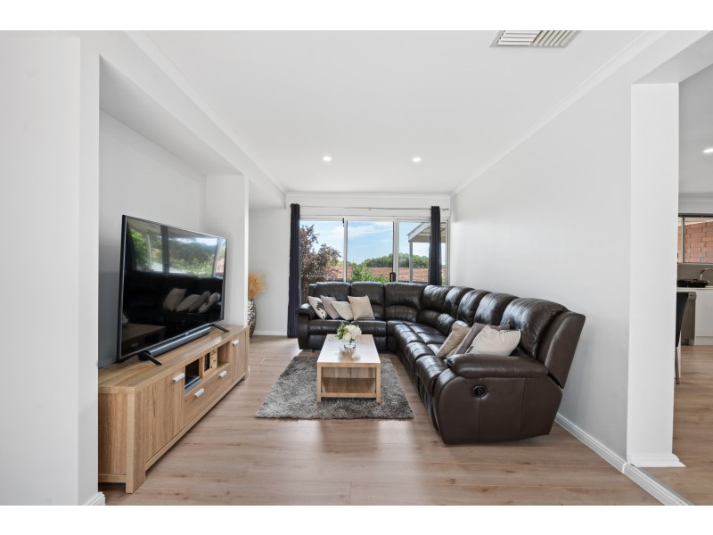 13 Homestead Drive, Aberfoyle Park SA 5159