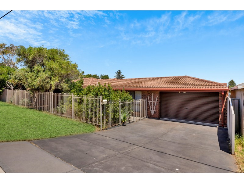 2 Maturin Avenue, Christies Beach SA 5165