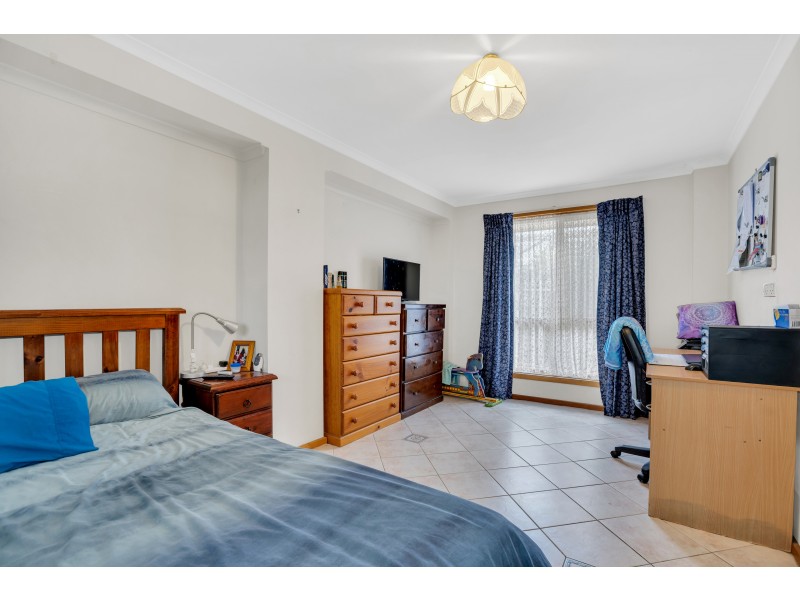 2 Maturin Avenue, Christies Beach SA 5165