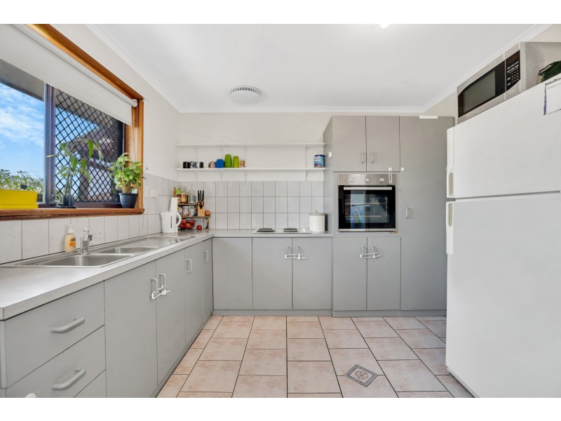 2 Maturin Avenue, Christies Beach SA 5165