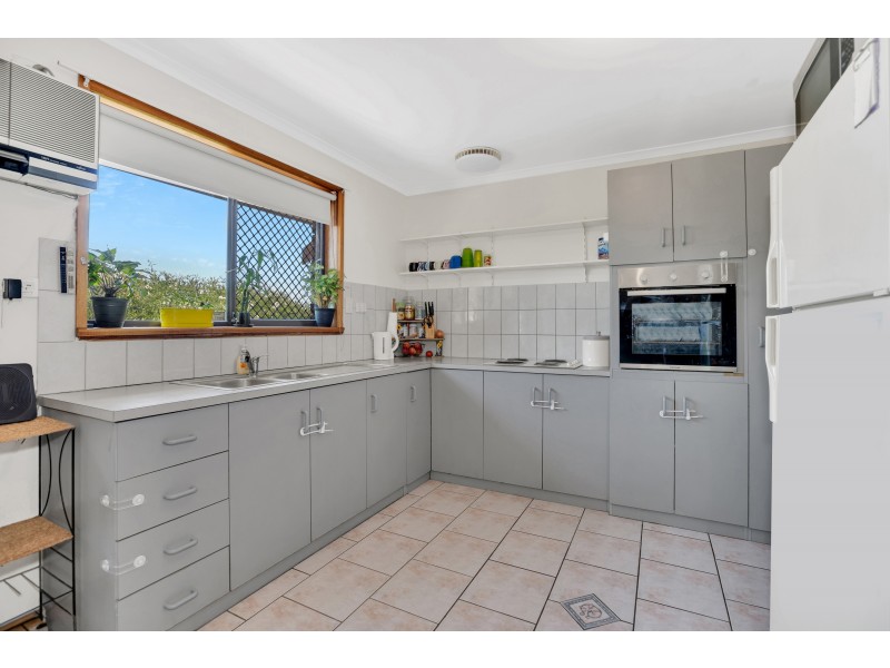 2 Maturin Avenue, Christies Beach SA 5165