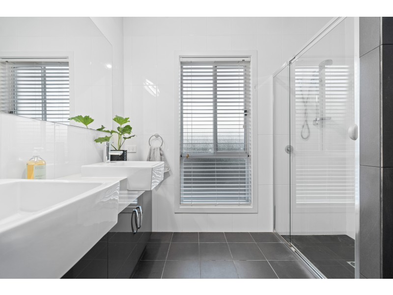 16 Harewood Grove, Meadows SA 5201