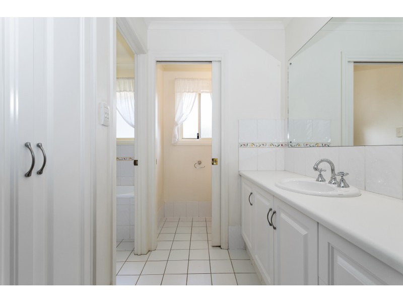 32 Allworth Drive, Happy Valley SA 5159