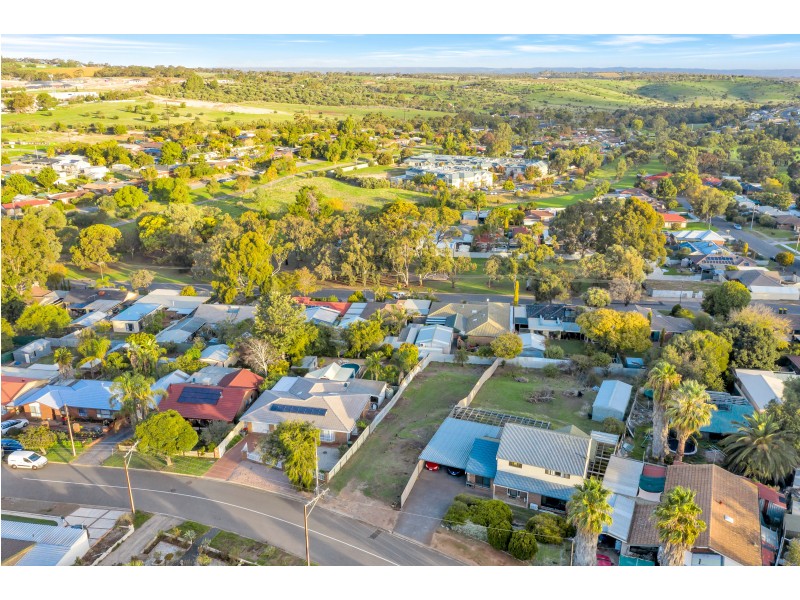 18 Lancing Court, Huntfield Heights SA 5163