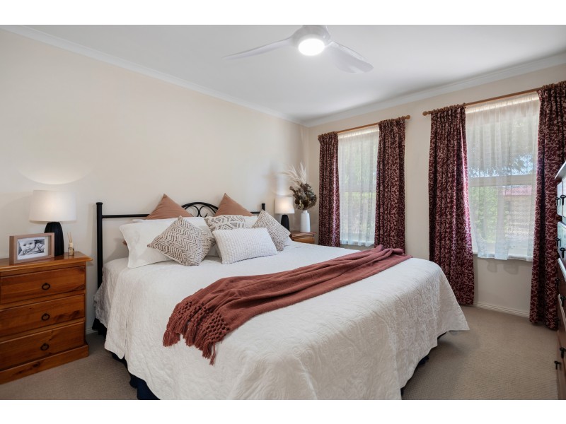 136 Bradley Grove, Mitchell Park SA 5043