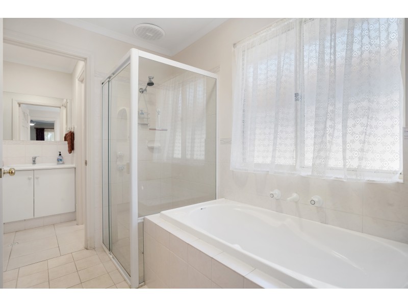 136 Bradley Grove, Mitchell Park SA 5043