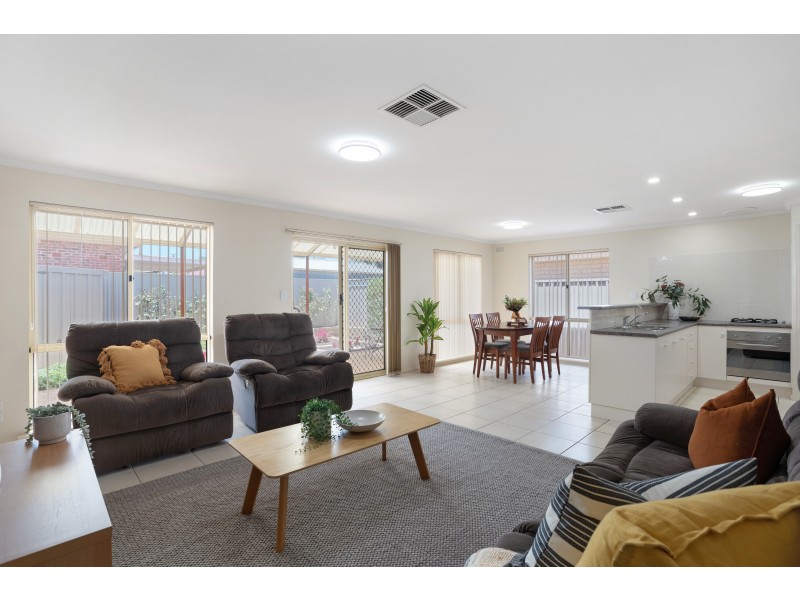 136 Bradley Grove, Mitchell Park SA 5043