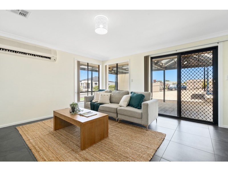 15 Marla Crescent, Noarlunga Downs SA 5168