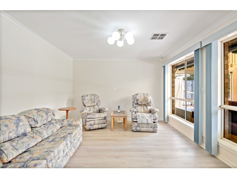 15 McBurney Crescent, Aldinga Beach SA 5173