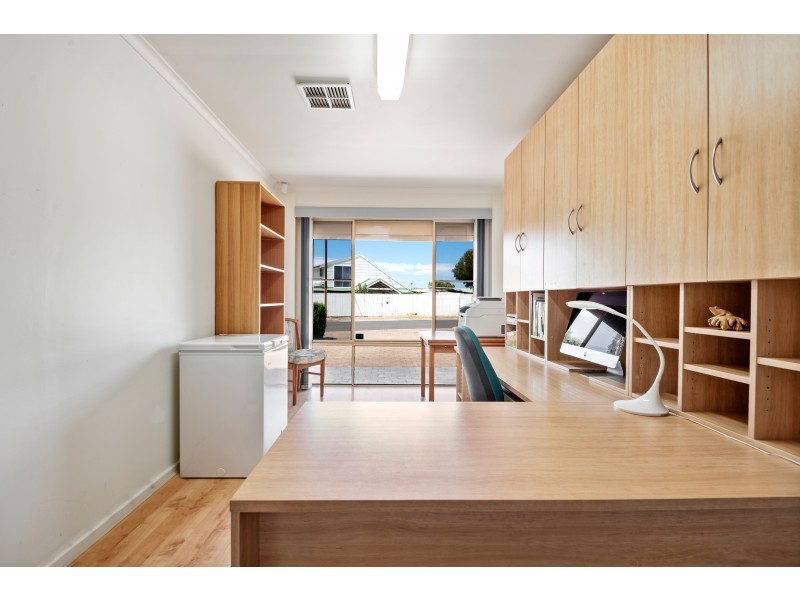 15 McBurney Crescent, Aldinga Beach SA 5173