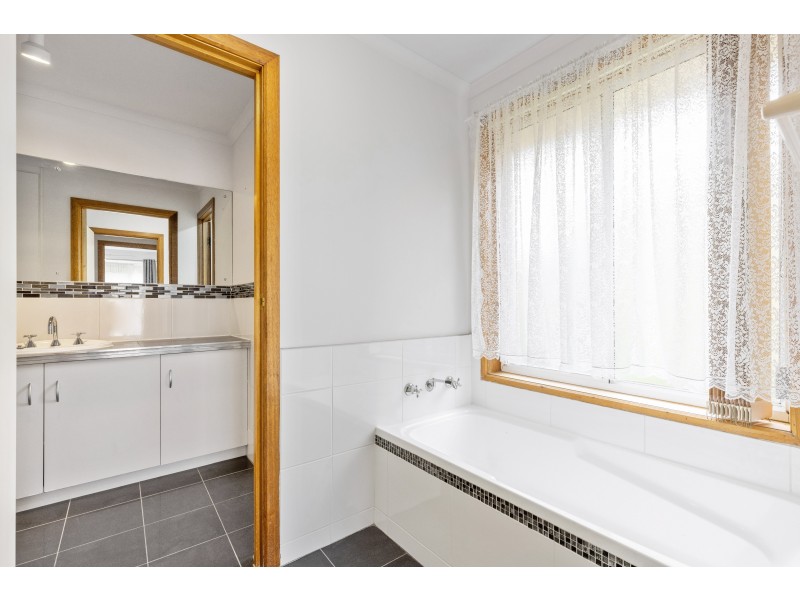 16 Bachmann Avenue, Old Reynella SA 5161