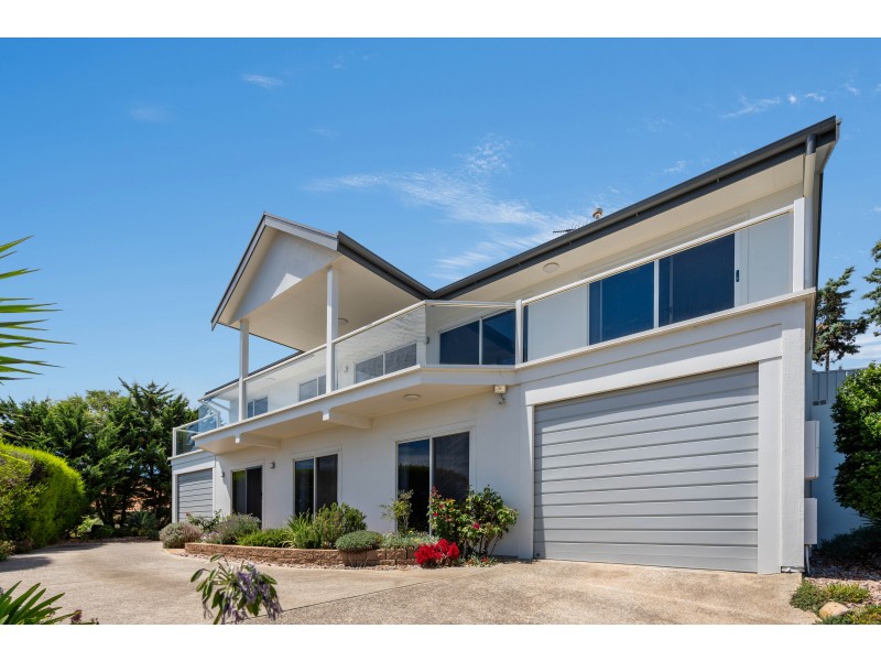18 Albatross Walk, Hallett Cove SA 5158