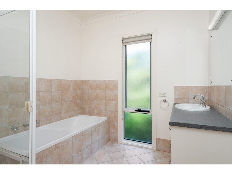 18 Albatross Walk, Hallett Cove SA 5158