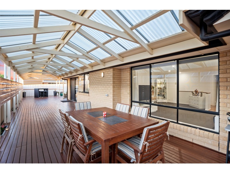 9 Hawksnest Avenue, Seaford Rise SA 5169