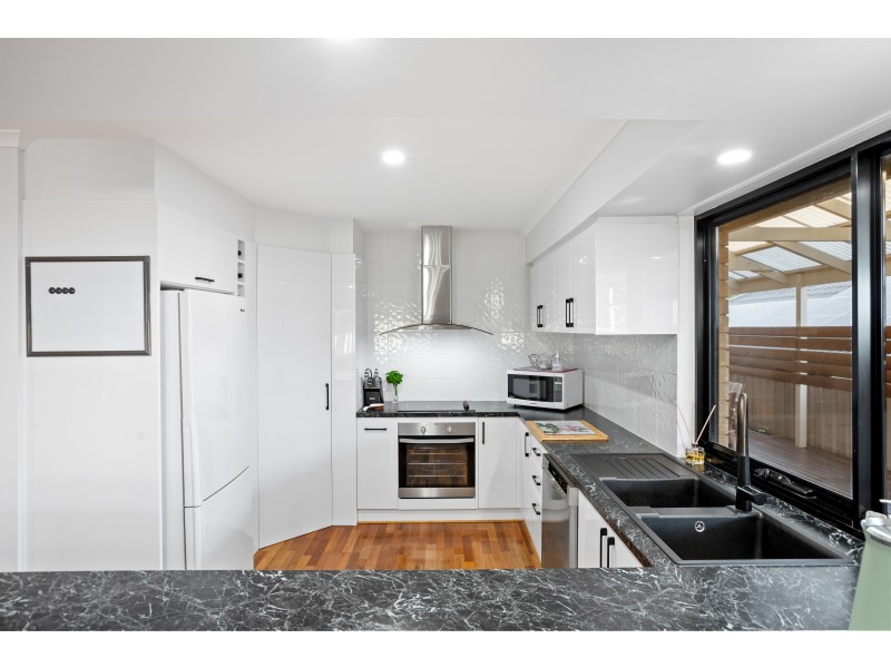 9 Hawksnest Avenue, Seaford Rise SA 5169