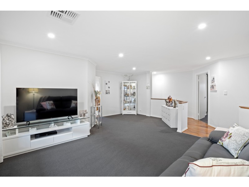 9 Hawksnest Avenue, Seaford Rise SA 5169