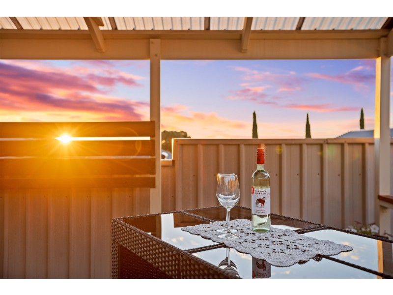 9 Hawksnest Avenue, Seaford Rise SA 5169