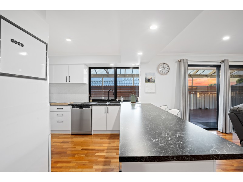 9 Hawksnest Avenue, Seaford Rise SA 5169