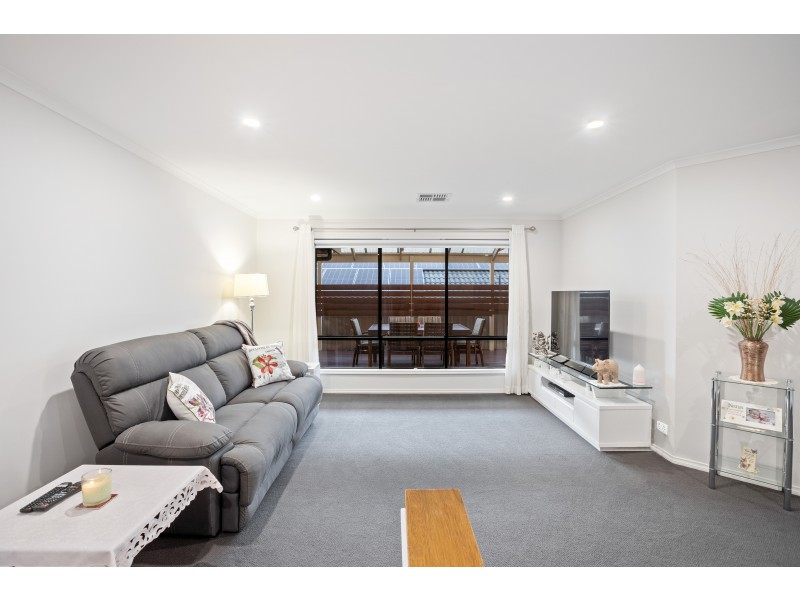 9 Hawksnest Avenue, Seaford Rise SA 5169