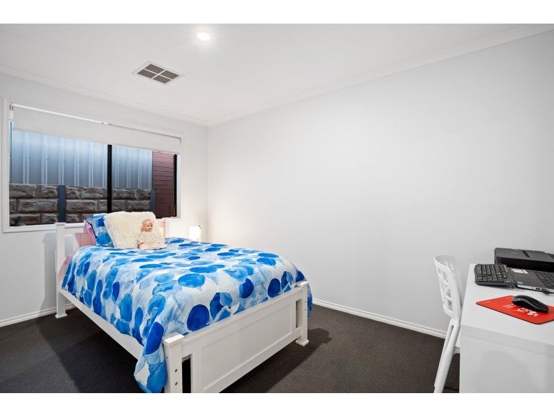 9 Hawksnest Avenue, Seaford Rise SA 5169