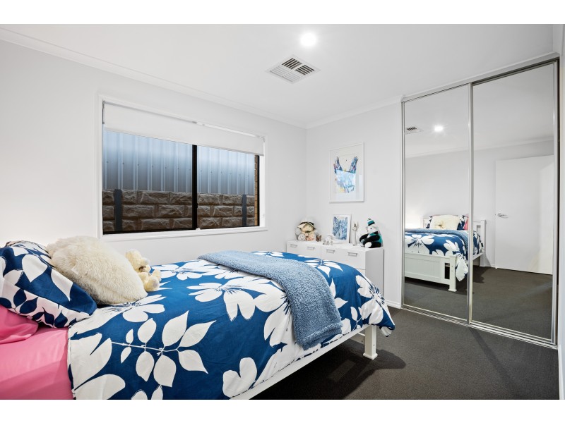 9 Hawksnest Avenue, Seaford Rise SA 5169
