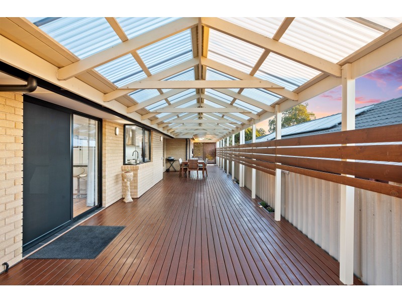 9 Hawksnest Avenue, Seaford Rise SA 5169