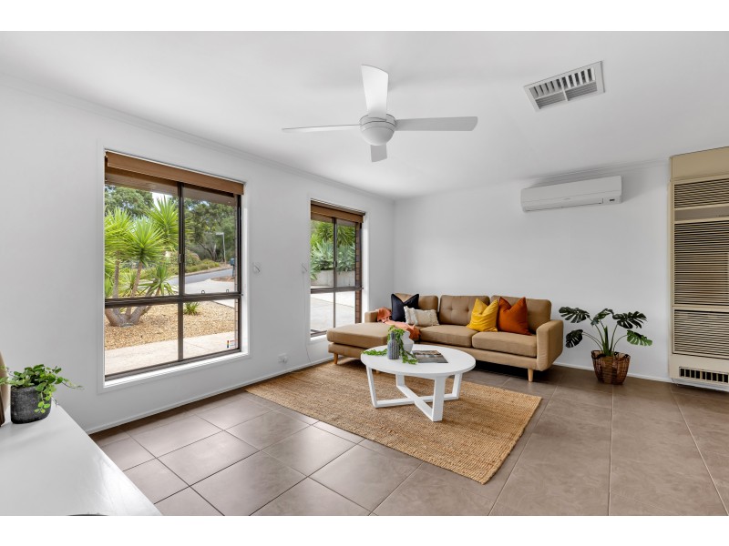 1 Regents Close, Hackham SA 5163