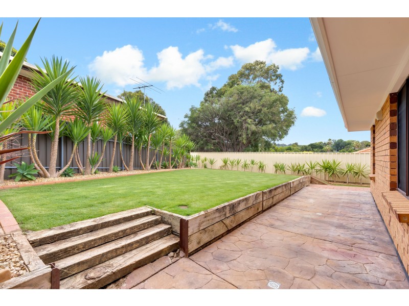 1 Regents Close, Hackham SA 5163