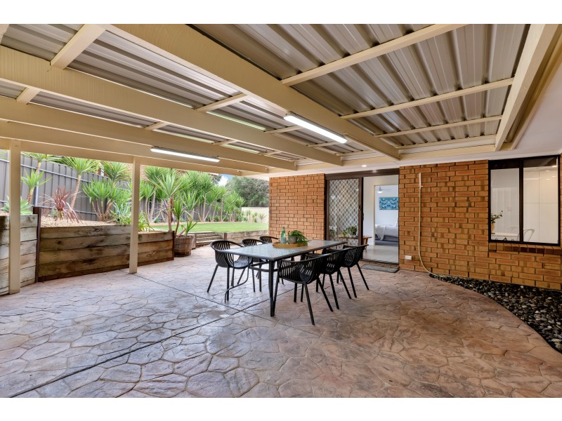 1 Regents Close, Hackham SA 5163