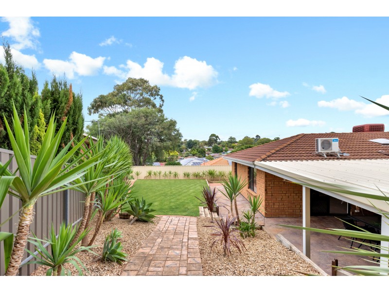 1 Regents Close, Hackham SA 5163
