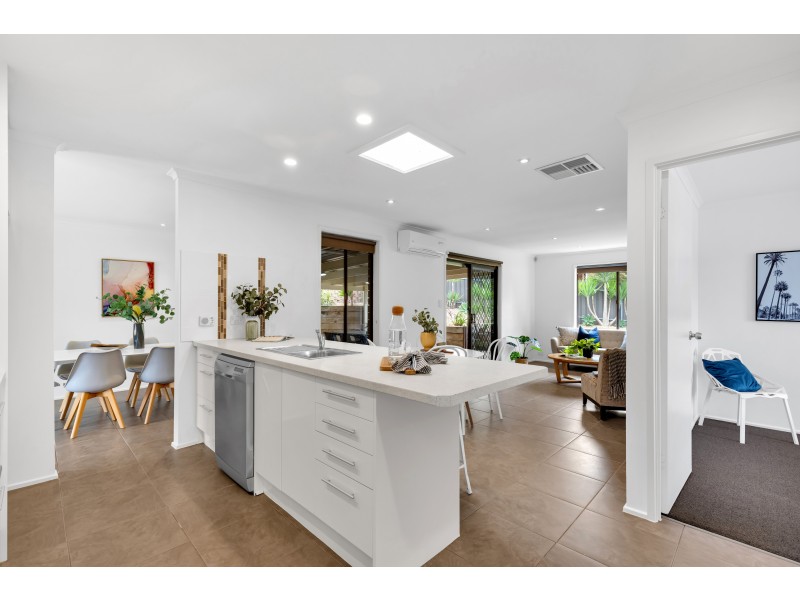 1 Regents Close, Hackham SA 5163