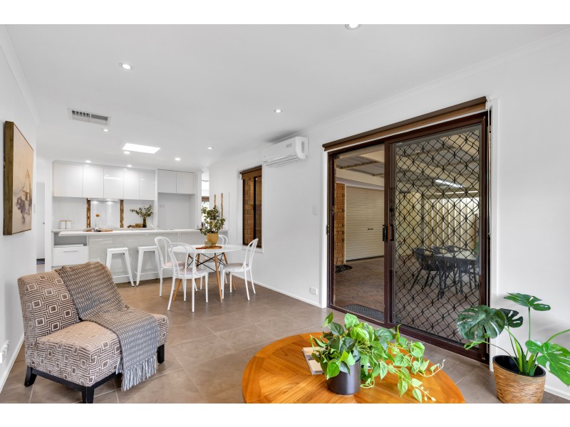 1 Regents Close, Hackham SA 5163