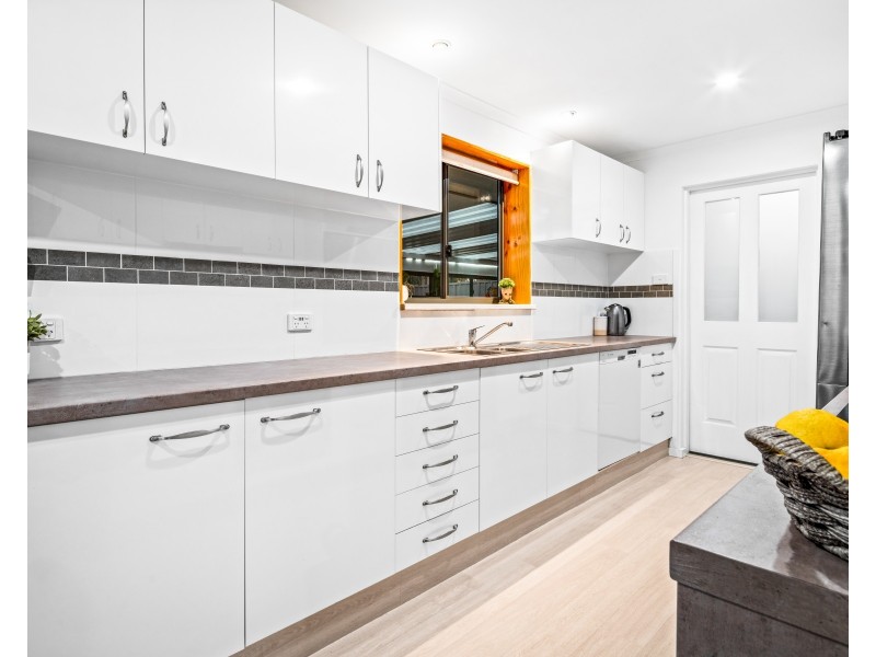 27 Hamilton Road, Aldinga Beach SA 5173